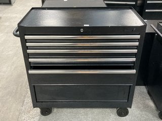 6 DRAWER WHEELED TOOL CHEST IN BLACK: LOCATION - A6