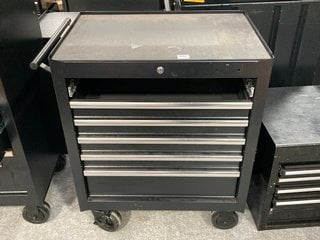 6 DRAWER WHEELED TOOL CHEST IN BLACK: LOCATION - A6