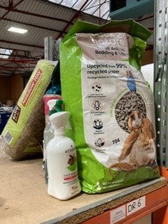 (COLLECTION ONLY) QTY OF ASSORTED PET ITEMS TO INCLUDE SMALL ANIMAL BEDDING & LITTER 30L: LOCATION - DR