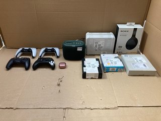 QTY OF ASSORTED ITEMS TO INCLUDE GREEN PURE SPEAKER TO INCLUDE PLAYSTATION CONTROLLER: LOCATION - BR9