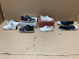 4 X PAIRS OF CHILDRENS TRAINERS TO INCLUDE NEW BALANCE TRAINERS IN WHITE/BLACK SIZE UK 8.5: LOCATION - BR12