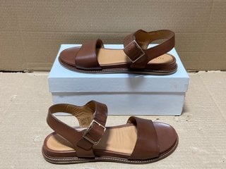 JOHAK WOMENS LEATHER SANDALS IN BROWN - SIZE 7.5: LOCATION - BR12