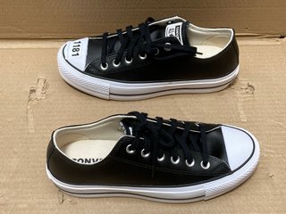 WOMENS CONVERSE ALL-STAR LIFT PLATFORM LOW-TOP TRAINERS IN BLACK LEATHER - SIZE UK 5.5: LOCATION - BR12