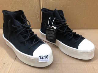 WOMENS CONVERSE ALL-STAR LIFT PLATFORM HIGH-TOP TRAINERS IN BLACK/WHITE - SIZE 6: LOCATION - BR14