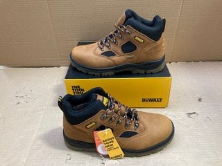 DEWALT CHALLENGER STEEL TOE CAP BOOTS IN BROWN SIZE: UK 10: LOCATION - BR18