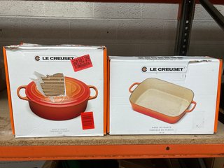 LE CREUSET SIGNATURE OVAL CASSEROLE DISH TO INCLUDE FLAT RECTANGULAR SIGNATURE ROASTER DISH: LOCATION - AR12