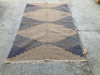 JUANITA RECYCLED WOOL AND COTTON RUG - RRP £395: LOCATION - CR4