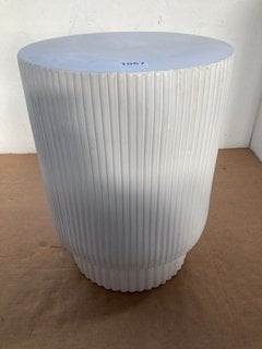 WEST ELM TEXTURED STYLE SMALL SIDE TABLE IN WHITE RIDGED STYLE DESIGN: LOCATION - CR5