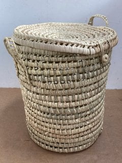 LA REDOUTE GHADA PALM LEAF LAUNDRY BASKET IN NATURAL FINISH: LOCATION - DR