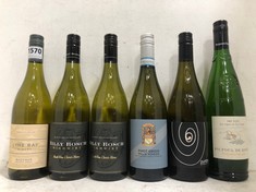 12 X BOTTLES OF ASSORTED WHITE WINE TO INCLUDE PINOT GRIGIO DELLE VENEZIE 2023 12.5% 750ML (18+ PROOF OF ID) (COLLECTION DAYS MONDAY 28TH OCTOBER - WEDNESDAY 30TH OCTOBER 9AM TO 4PM)