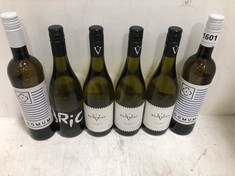 12 X BOTTLES OF ASSORTED WHITE WINE TO INCLUDE BASTIONS SAUVIGNON BLANC 12.5% 750ML (18+ PROOF OF ID) (COLLECTION DAYS MONDAY 28TH OCTOBER - WEDNESDAY 30TH OCTOBER 9AM TO 4PM)