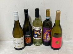 12 X BOTTLES OF ASSORTED WINE TO INCLUDE DELIZIA PINOT GRIGIO FRESH FRUITY WHITE WINE 12.5% 750ML(18+ PROOF OF ID) (COLLECTION DAYS MONDAY 28TH OCTOBER - WEDNESDAY 30TH OCTOBER 9AM TO 4PM)