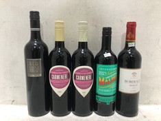 9 X BOTTLES OF ASSORTED WINE TO INCLUDE M&S COTES SU RHONE VILLAGES 2022 14% 75CL(18+ PROOF OF ID) (COLLECTION DAYS MONDAY 28TH OCTOBER - WEDNESDAY 30TH OCTOBER 9AM TO 4PM)