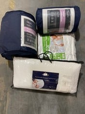 4 X ASSORTED BEDDING TO INCLUDE TALATEX LATEX PILLOW (RRP-£70)