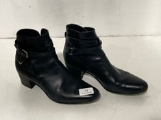 SAINT LAURENT LEATHER BUCKLE BOOTS IN SIZE 38 1/2- RRP £220