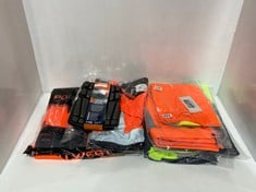 6 X ASSORTED PPE WORKWEAR ITEMS TO INCLUDE GM WORKWEAR HI-VIS BODYWARMER IN YELLOW/NAVY SIZE MEDIUM