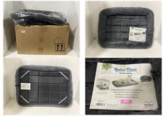 10 X ASSORTED PET BEDDING ITEMS TO INCLUDE QUIET TIME CUSHIONED FOAM BASE WITH SOFT POLY-FILLED BOLSTER SMALL 24" BED