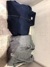 2 X ASSORTED FULL ZIP HOODIES TO INCLUDE CARHARTT HOODIE IN BLUE SIZE 2 XL AND ARNE HOODIE IN GREY SIZE XXL