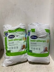 7 X ASSORTED BEDDING ITEMS TO INCLUDE SILENTNIGHT ANTI ALLERGY DUVET S.KING 4.5TOG