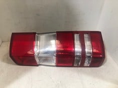 5 X ASSORTED LIGHTS TO INCLUDE VALEO RIGHT HAND REAR LIGHT 045253 - RRP £112