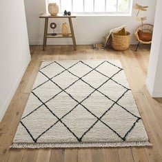 LA REDOUTE JIRAYA FRINGED BERBER STYLE RUG IN WHITE / BLACK 200 X 290CM - MODEL NO. GKM509 - RRP £375