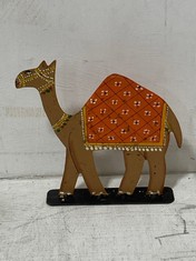 24 X STONE THE CROWS LARGE STANDING CAMEL - RED - WTH 17CM - TOTAL RRP £168