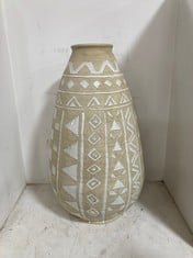 2 X STONE THE CROWS LARGE FLOOR VASE - WHITE - (H) 76 X (W) 40 X (D) 40 CM - TOTAL RRP £480