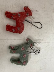 216 X STONE THE CROWS SET OF 2 REINDEER HANGERS - WTH 11CM - TOTAL RRP £1512