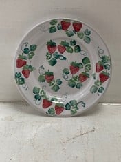 APPROX 24 X STONE THE CROWS SET OF 10 SMALL CERAMIC PLATES IN WHITE / STRAWBERRY DESIGN (KERBSIDE PALLET DELIVERY)