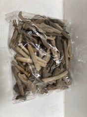 24 X STONE THE CROWS BAG OF SMALL DRIFTWOOD PIECES-LNG 7.5-12.5CM - TOTAL RRP £360