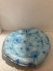 10 X PET COOLING BED (COLOUR LIGHT BLUE-SNOWFLAKES).