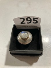 HALLMARKED STERLING SILVER RING WITH QUARTZ TYPE STONE ON WIDE BASE