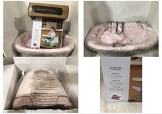 3 X ASSORTED BABY ITEMS TO INCLUDE CLAIR DE LUNE MOSES BASKET GREY WITH PINK BEDDING