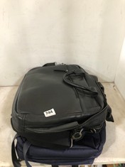 4 X ASSORTED BAGS TO INCLUDE EASTPAK LARGE NAVY BACKPACK