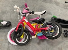 3 X ASSORTED KIDS BIKES TO INCLUDE APOLLO SUGAR & SPICE KIDS KIDS BIKE IN YELLOW / BLUE (ZONE 3)