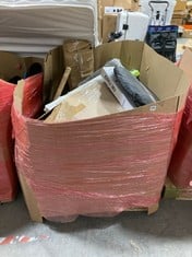 PALLET OF ASSORTED ITEMS TO INCLUDE FIRE VIDA FIRE FENDER (ZONE 4) (KERBSIDE PALLET DELIVERY)