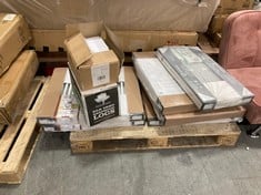 PALLET OF ASSORTED RADIATORS / ITEMS TO INCLUDE APPROX 600 X 700MM RADIATOR TYPE C-11 IN WHITE (ZONE 5) (KERBSIDE PALLET DELIVERY)