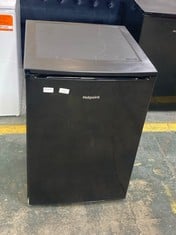 HOTPOINT UNDER COUNTER FREEZER IN BLACK - MODEL NO. H55ZM1110K1 - RRP £250 (ZONE 1)