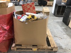 PALLET OF ASSORTED ITEMS TO INCLUDE QTY OF MOLE LEGENDARY 2024 NOTEBOOK / DIARY (ZONE 8)