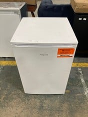 HOTPOINT UNDER COUNTER FRIDGE IN WHITE - MODEL NO. H55RM1120WUK - RRP £259 (ZONE 1)