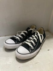 CONVERSE ALL STAR WOMANS MOVE OX TRAINERS - WHITE/BLACK SIZE 4 TO INCLUDE CONVERSE ALL STAR JUNIOR GIRLS EVA LIFT CANVAS PLATFORM OX TRAINERS - WHITE/BLACK SIZE 4