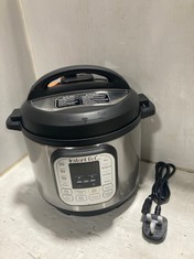 INSTANT POT MULTI COOKER DUO 5.7 LITRE IN BLACK