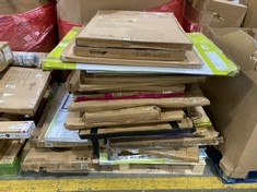 PALLET OF ASSORTED BABY GATES TO INCLUDE SAFETY 1ST BABY GATE (KERBSIDE PALLET DELIVERY)