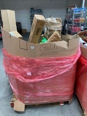 PALLET OF ASSORTED GARDENING ITEMS TO INCLUDE MIRACLE GRO ALL PURPOSE COMPOST (KERBSIDE PALLET DELIVERY)