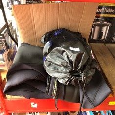 QUANTITY OF SPORT & EXERCISE ITEMS TO INCLUDE THERMAL FLEX WETSUIT SIZE LARGE: LOCATION - B