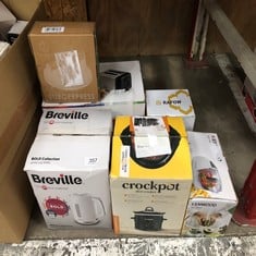 BREVILLE BOLD WHITE ELECTRIC KETTLE | 1.7L | 3KW FAST BOIL | WHITE & SILVER CHROME [VKT257]: LOCATION - C