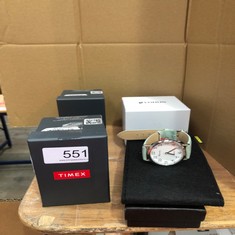 QUANTITY OF ITEMS TO INCLUDE TIMEX EASY READER MEN'S 38MM EXPANSION BAND WATCH TW2V40200: LOCATION - BACK TABLES