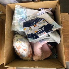 QUANTITY OF CLOTHING & APPAREL ITEMS TO INCLUDE SPLASH ABOUT HAPPY NAPPY WIEDERVERWENDBAR SCHWIMMWINDEL, TUG BOATS, 6-12 MONATE BABY AND TODDLER SWIM NAPPY: LOCATION - BACK TABLES