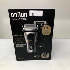 BRAUN SERIES 9 ELECTRIC SHAVER FOR MEN, 4+1 PROHEAD WITH PROLIFT PRECISION TRIMMER, WET & DRY ELECTRIC RAZOR FOR MEN, CHARGING POWER CASE, GIFTS FOR 9477CC, SILVER RAZOR, RATED WHICH BEST ON TEST.: L