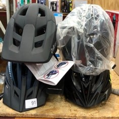 QUANTITY OF SPORTS & EXERCISE ITEMS TO INCLUDE VICTGOAL BICYCLE HELMET SIZE MEDIUM: LOCATION - A